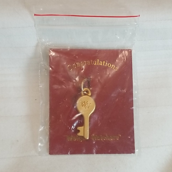 New Weight Watchers Gold Key Charm - Picture 4 of 4